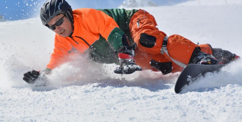 Carving Snowboarder